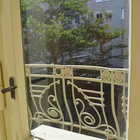 Mlynarska 4 *