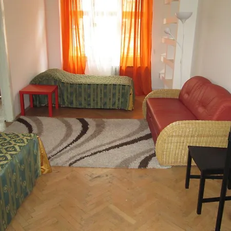 Mlynarska 4 *