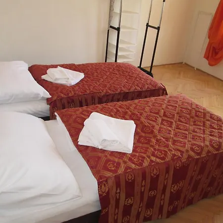 Mlynarska 4 * Prága