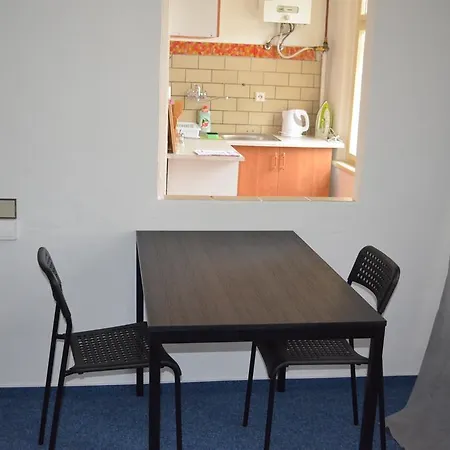 Mlynarska 4 *