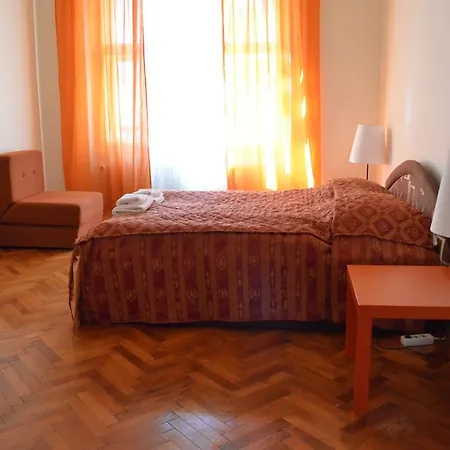 Mlynarska 4 Apartamento Praga